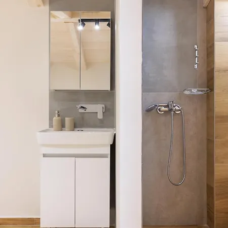 Domenica Diamond - Heated Pool & 80m From The *