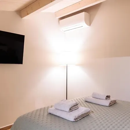 Domenica Diamond - Heated Pool & 80m From The Villa *