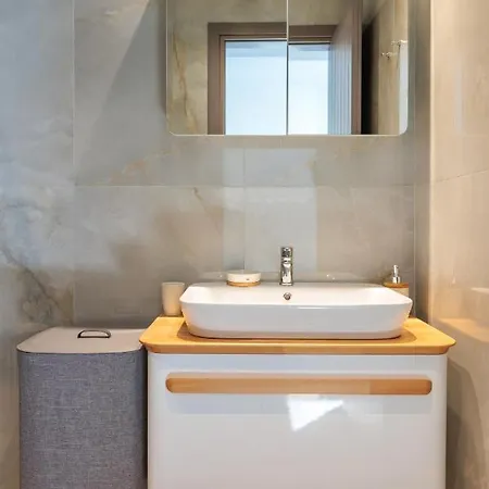 Villa Domenica Diamond - Heated Pool & 80m From The