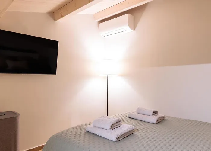 Domenica Diamond - Heated Pool & 80m From The Villa *