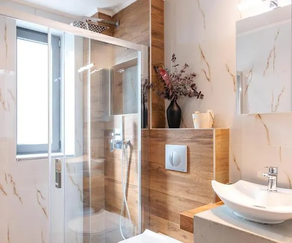 Domenica Diamond - Heated Pool & 80m From The Villa *