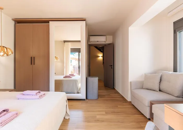 Domenica Diamond - Heated Pool & 80m From The Villa *