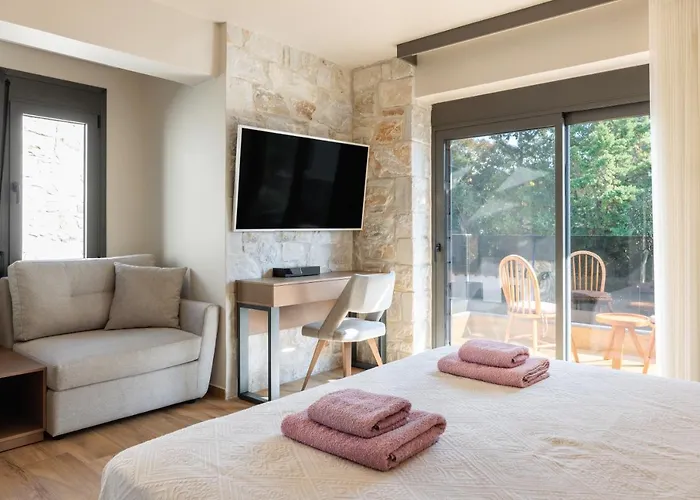 Villa Domenica Diamond - Heated Pool & 80m From The