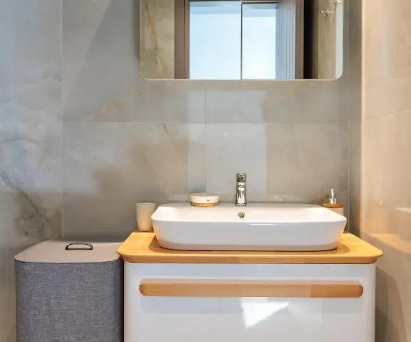 Villa Domenica Diamond - Heated Pool & 80m From The