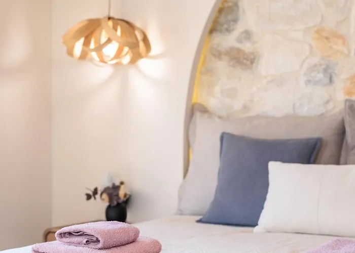 Domenica Diamond - Heated Pool & 80m From The Chaniotis