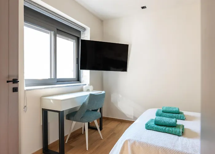 Domenica Diamond - Heated Pool & 80m From The Villa *