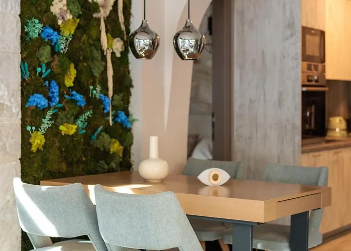 Domenica Diamond - Heated Pool & 80m From The Villa *